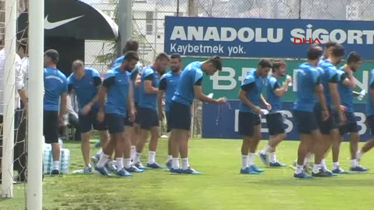 Trabzonspor Teknik Direktörü Halilhodzic\'ten Gövde Gösterisi