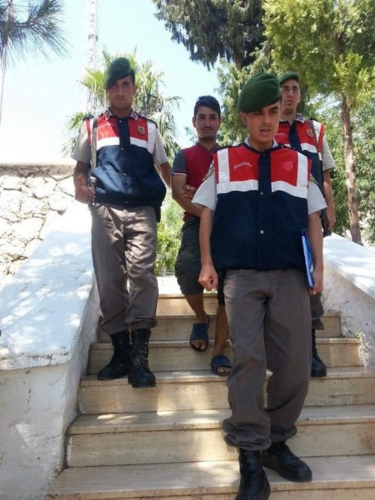 Turistleri Soyan Tam Teşekküllü Hırsız Yakalandı