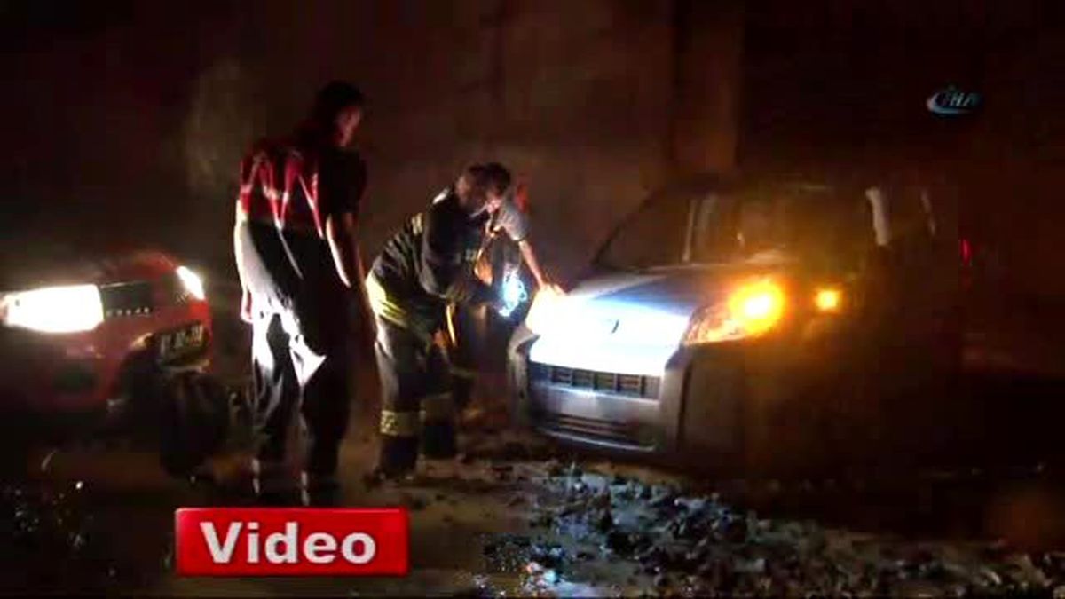 Yağmur Araçlarında Mahsur Bıraktı