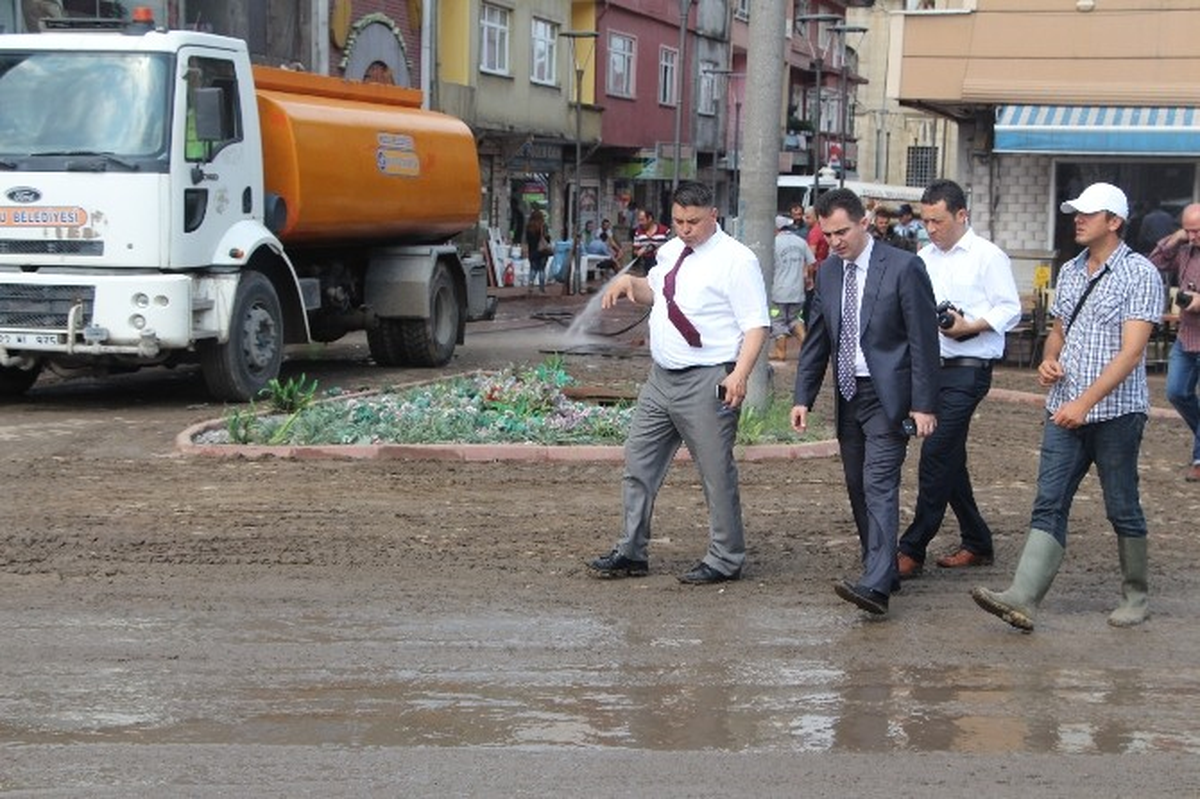Zonguldak\'ta Sel Sularından 50 İş Yeri Zarar Gördü