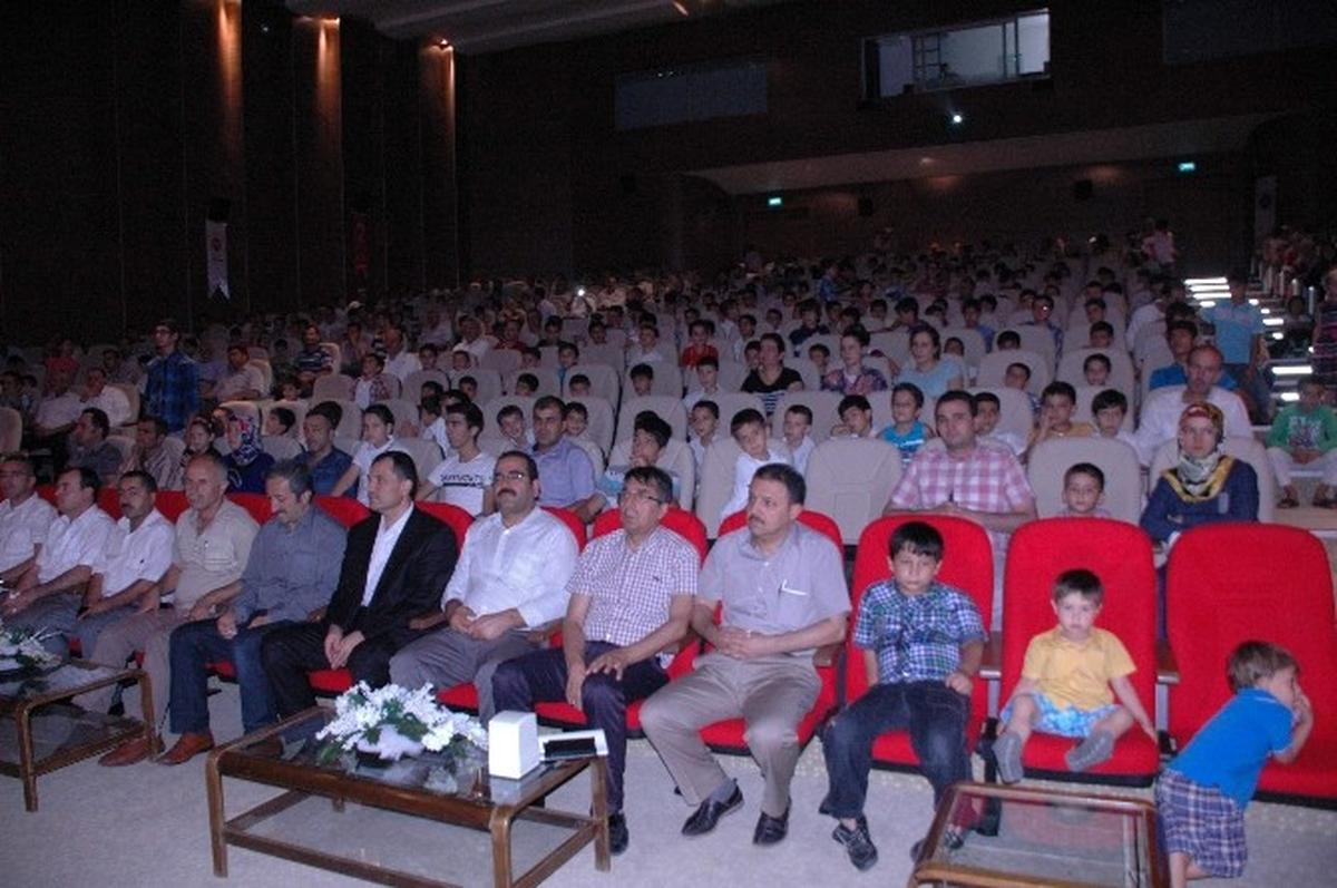 Adıyaman\'da Hayrat Vakfı Yaz Okulu Sertifika Töreni Yapıldı