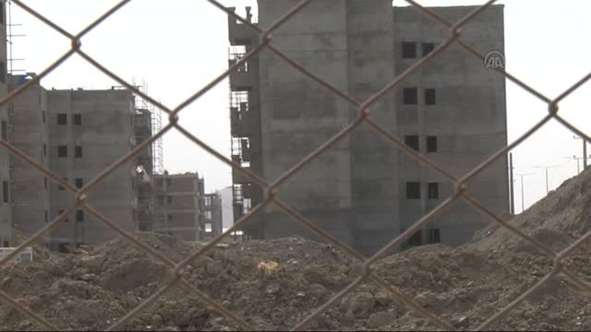 Afganistan\'da Havalimanına Saldırı: 5 Ölü