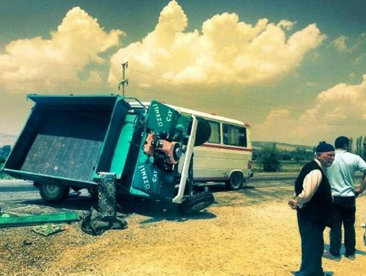 Afyonkarahisar\'da Trafik Kazası: 4 Yaralı