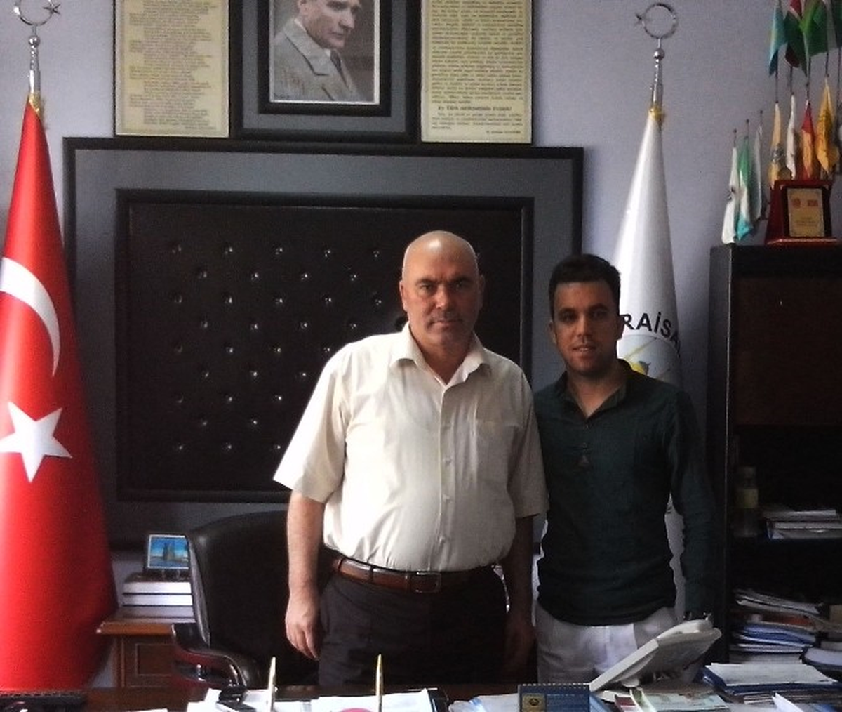 Adana Karaisalı\'da Ses Sanatçısından Belediye Başkanına Ziyaret