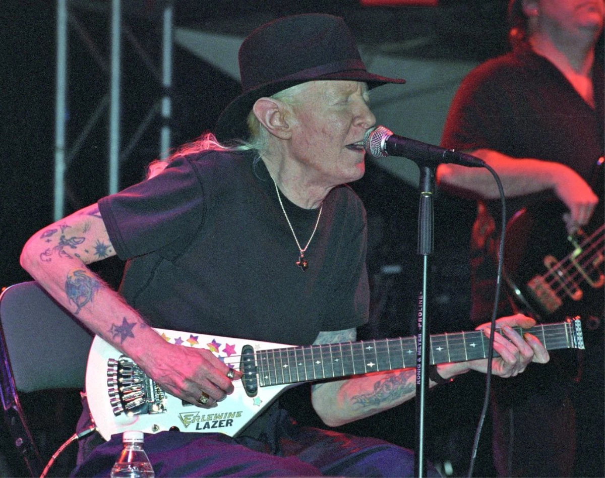 Amerikalı Blues Sanatçısı Johnny Winter Hayatını Kaybetti