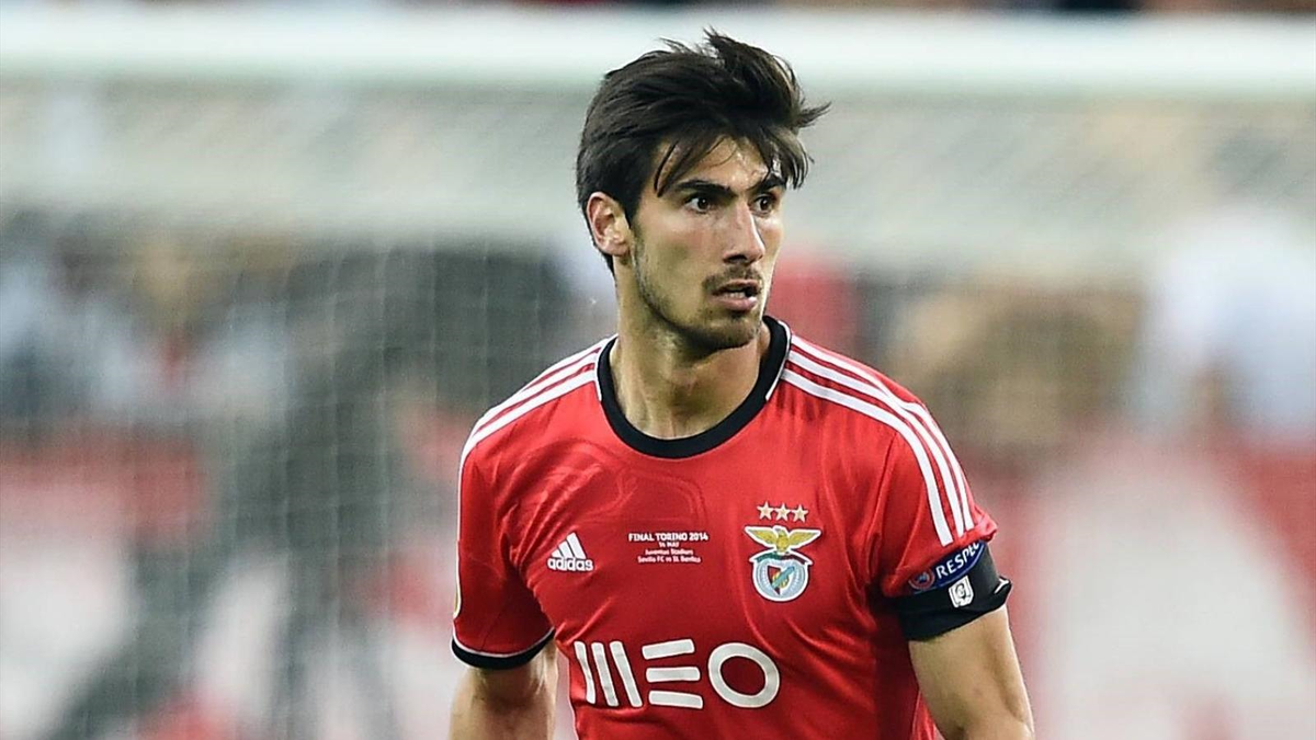 Andre Gomes Valencia\'da
