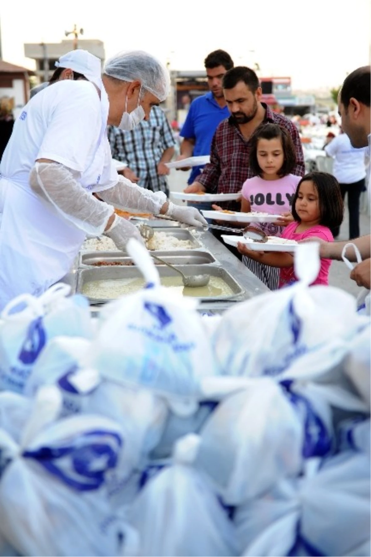 Ankara Büyükşehir\'in Halk İftarı Etimesgut\'ta