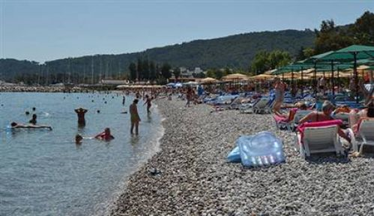 Antalya\'da Büyükşehir Belediyesi "Kadınlar Plajı" Oluşturacak