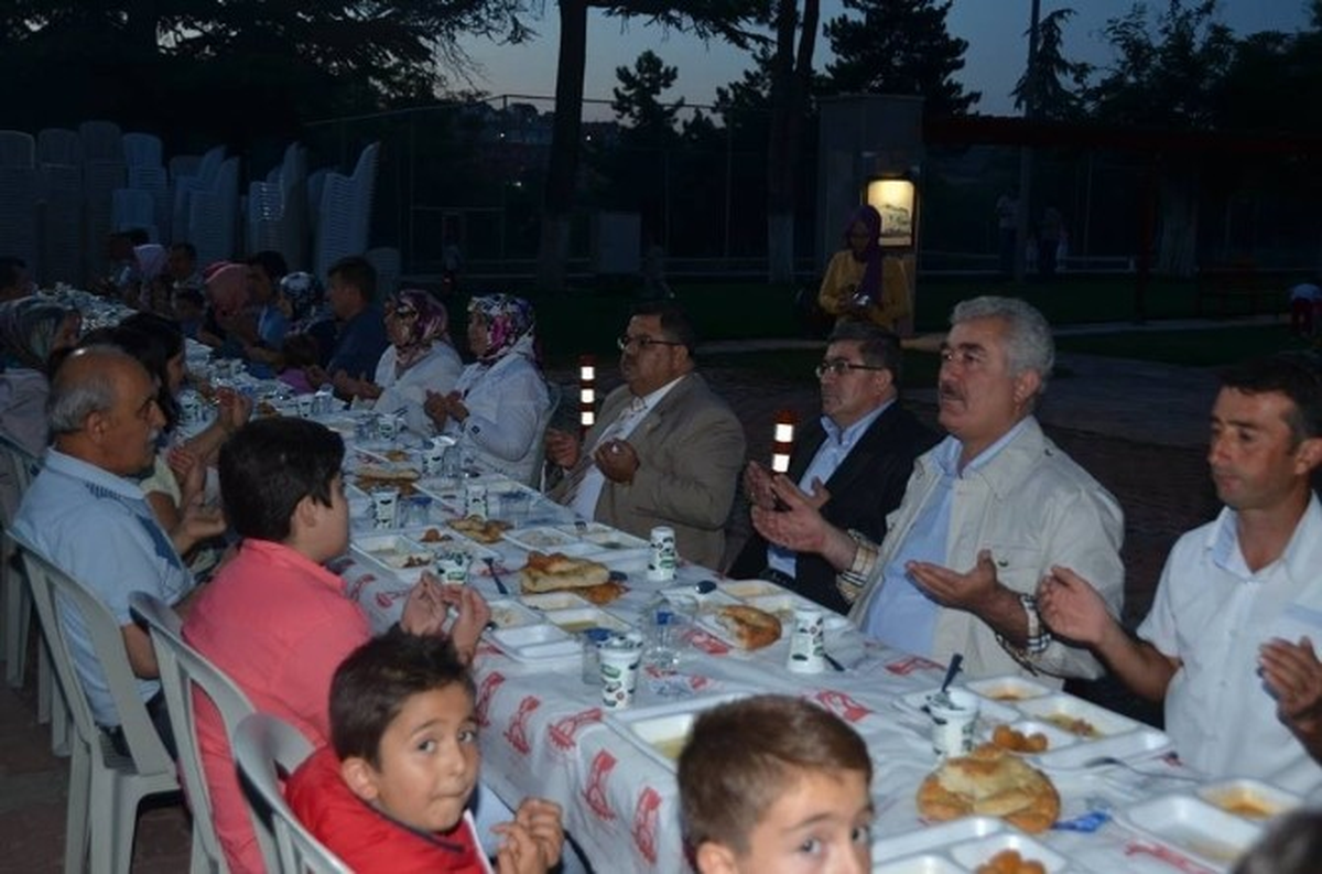 Bilecik Belediyesinden İftar Programı