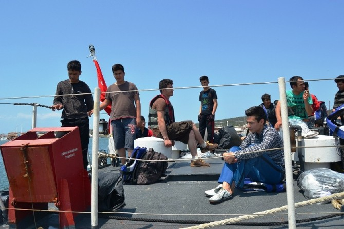 Ayvalık\'ta 34 Kaçak Göçmen Yakalandı