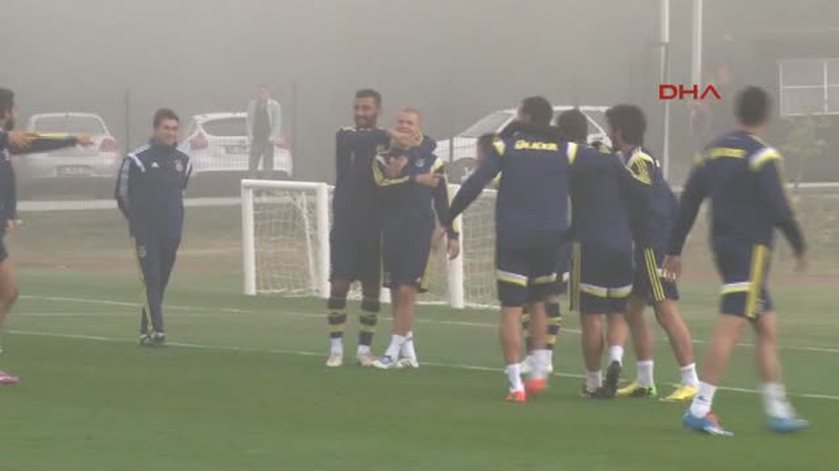 Başkan Aziz Yıldırım Fenerbahçe\'nin Kampına Geldi