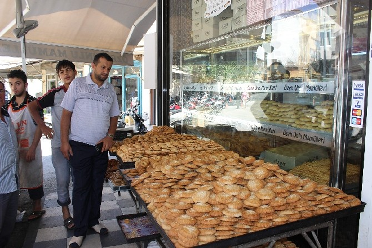 Bayramlık \'Kahke\' ve \'Gerebiçler\' Tezgahlarda