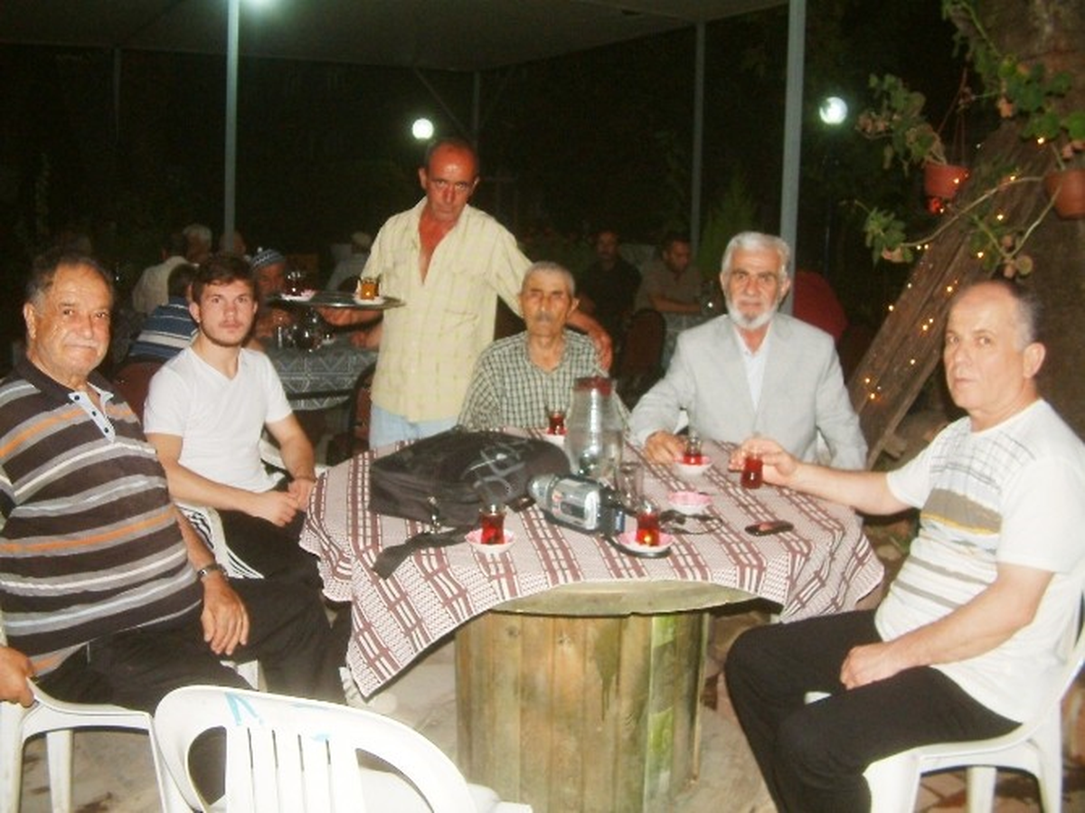 Burhaniyeli Kahvecinin Takdir Toplayan Hizmeti