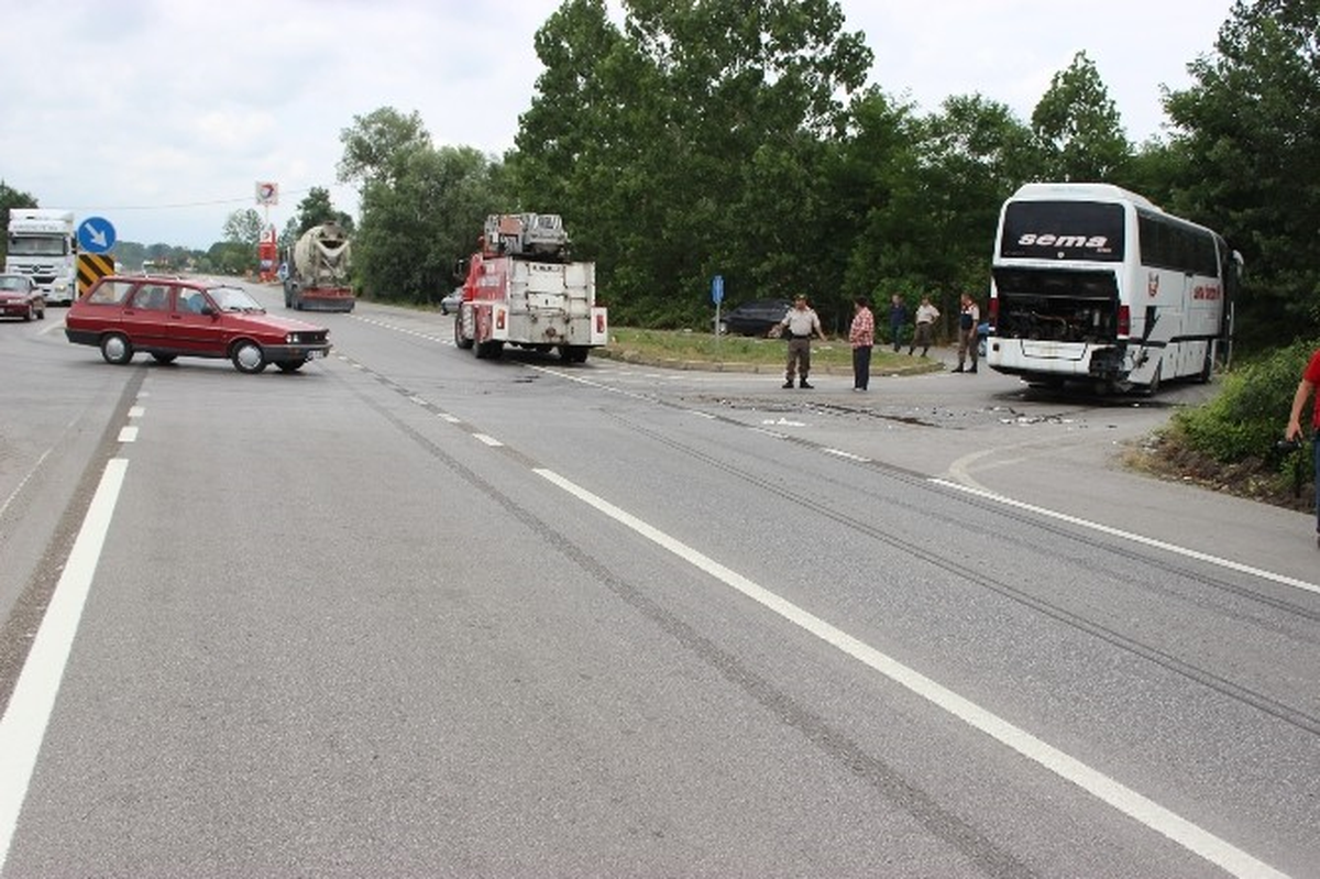 Çarşamba\'da Trafik Kazası: 6 Yaralı