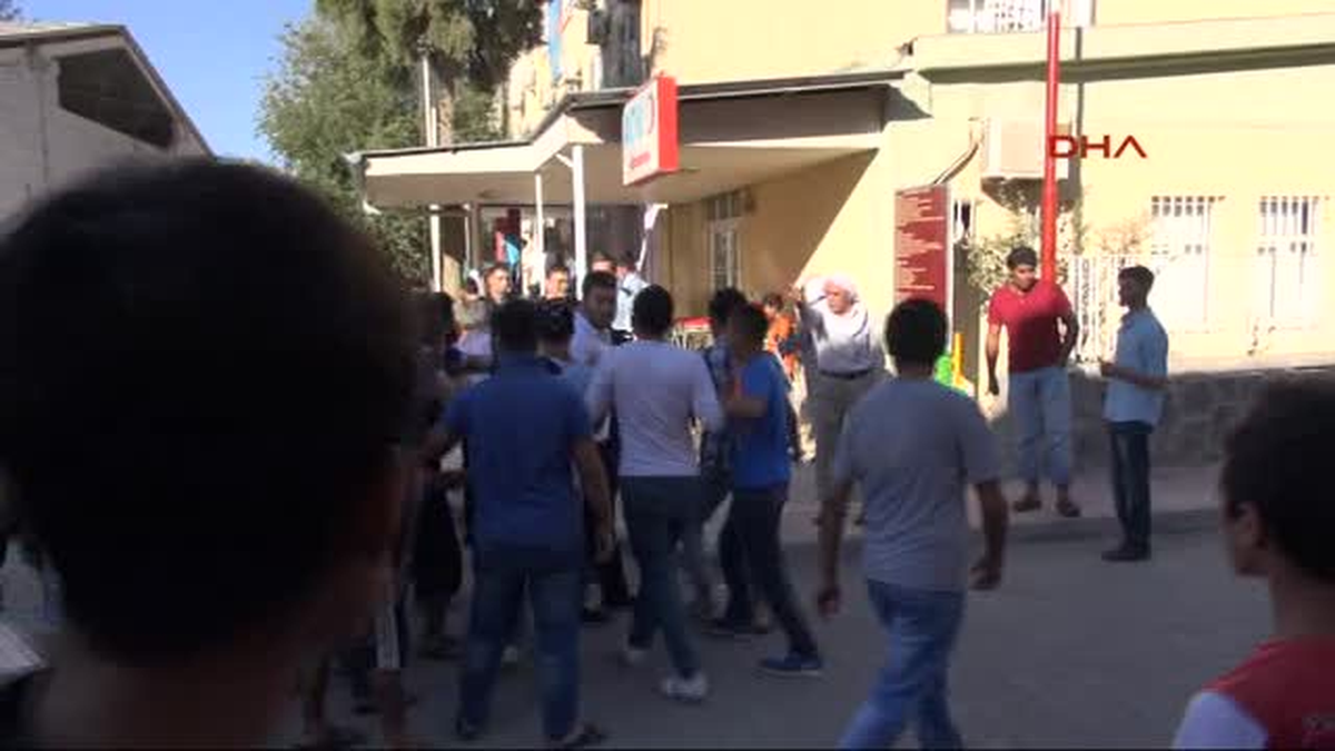 Ceylanpınar\'da \'Yemek\' Kavgası: 2 Yaralı