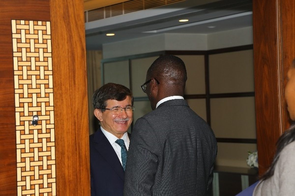 Davutoğlu, Saint Kitts ve Nevis Dışişleri Bakanı Patrıce Nısbett\'le Bir Araya Geldi