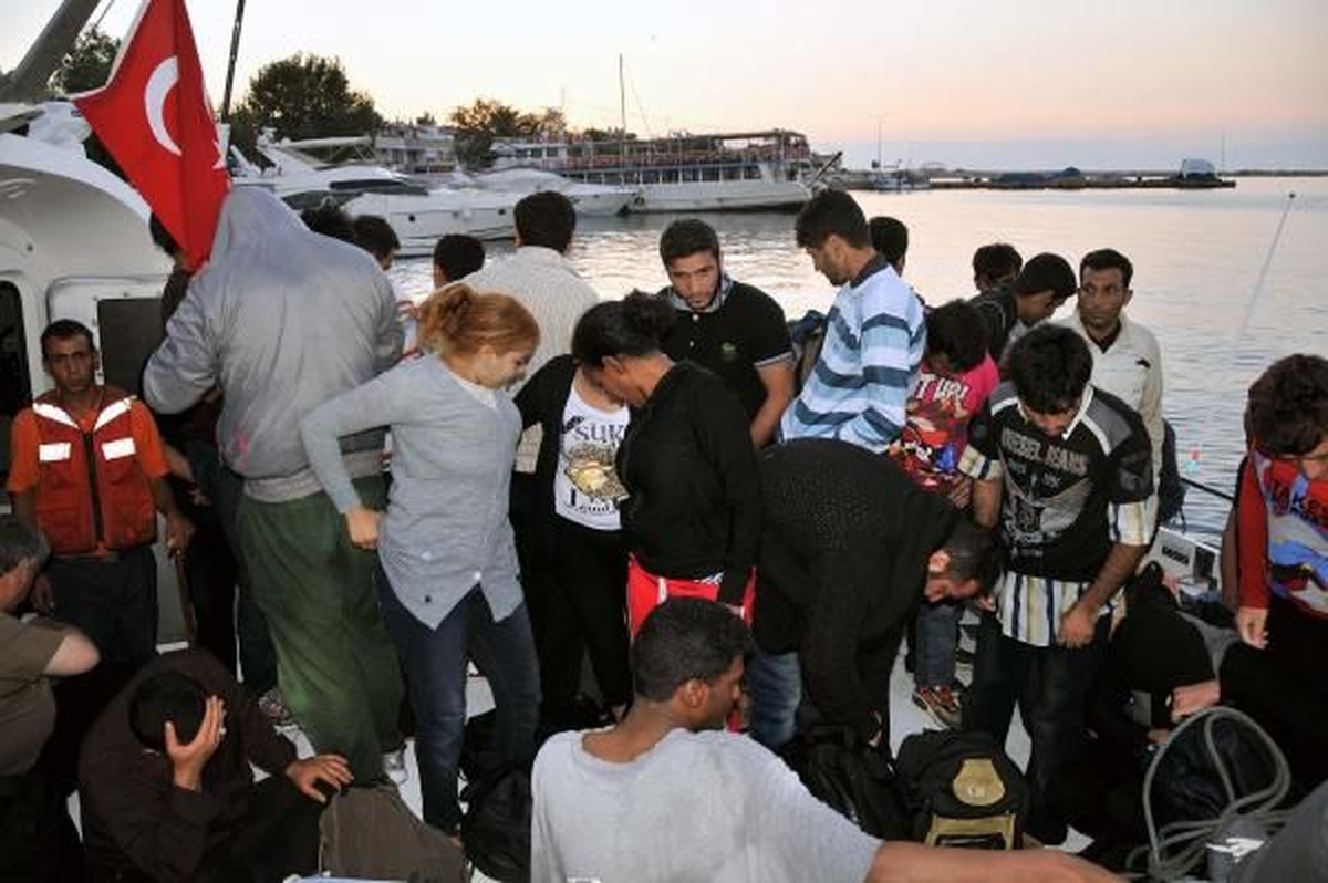 Didim Açıklarında 23 Suriyeli Kaçak Yakalandı
