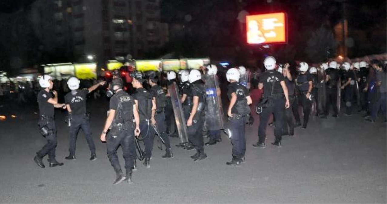 Diyarbakır\'da Düzenlenen IŞİD Protestosunda Olaylar Çıktı