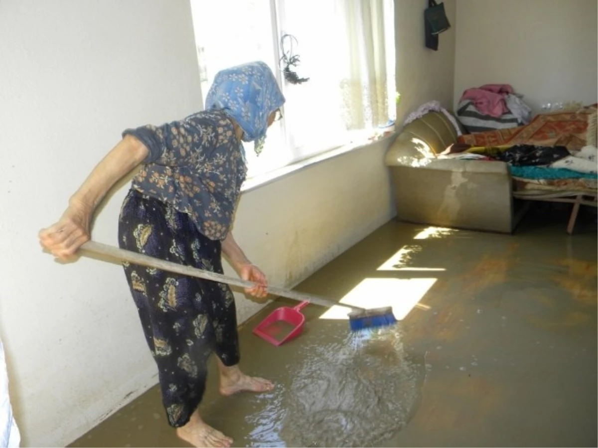 Edirne\'de Çekilen Sel Suları Sonrası Felaket Göz Önüne Çıktı
