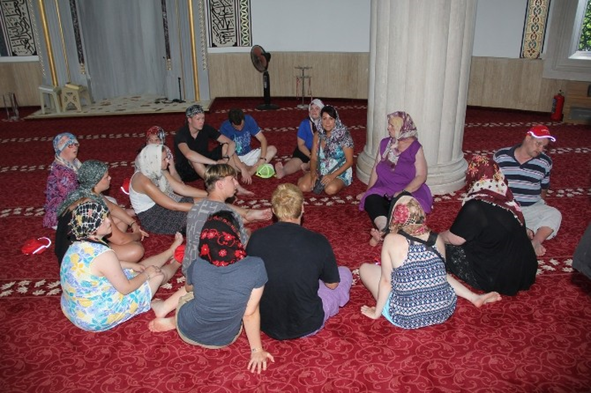 Engelli Alman Gençler Cami Ziyaret Etti