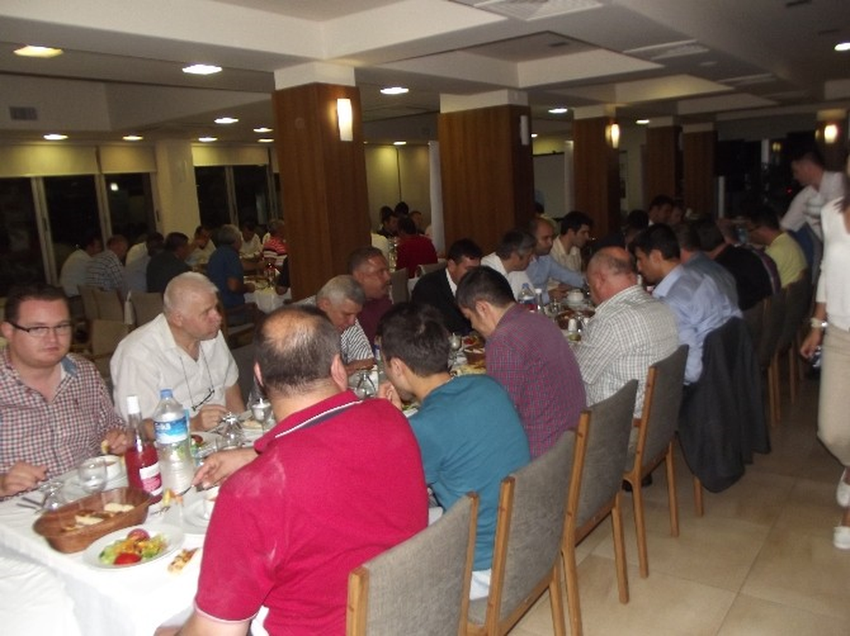 Esmiad Üyeleri İftarda Bir Araya Geldi