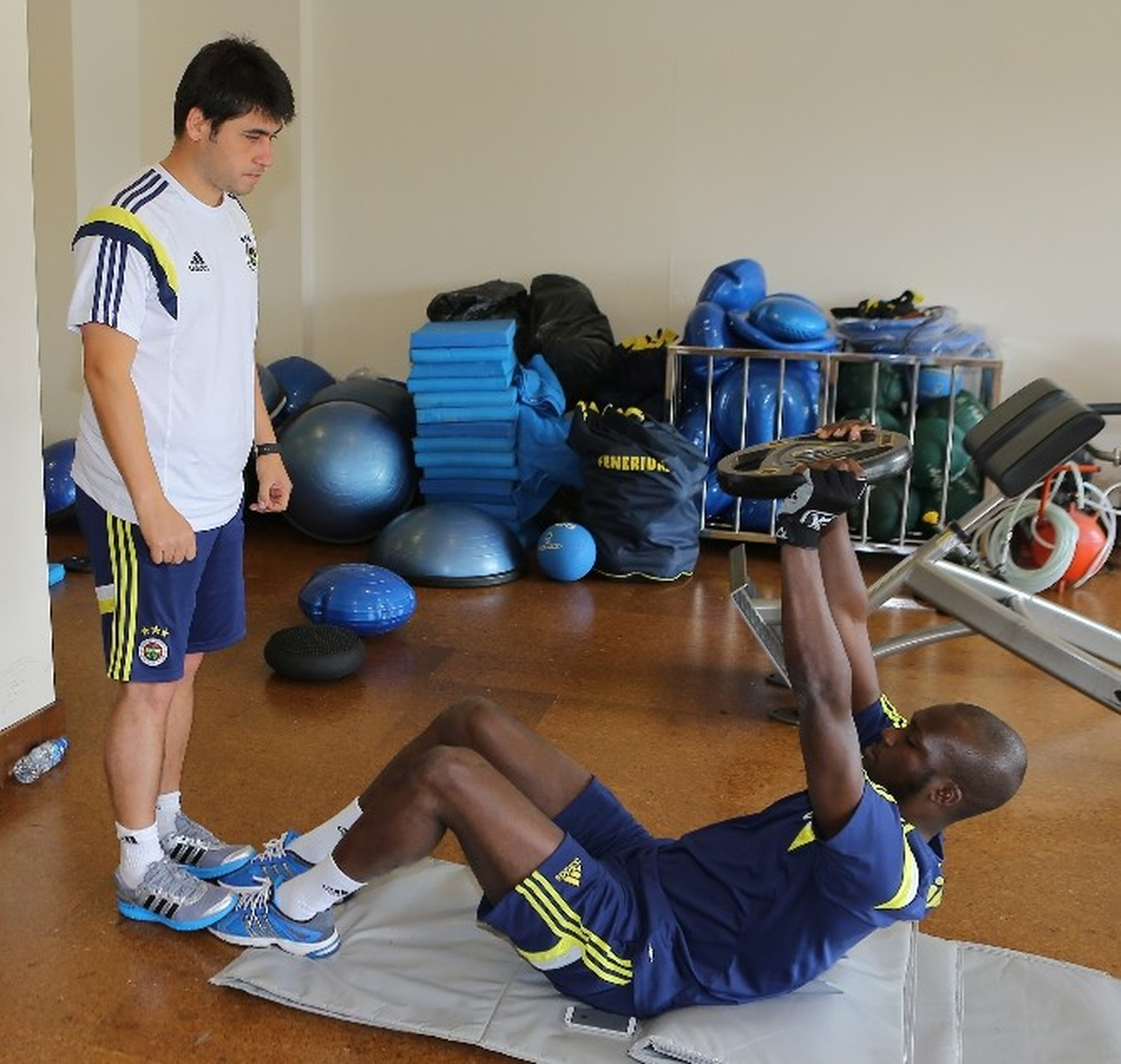 Fenerbahçe, Yeni Sezon Hazırlıklarını Sürdürüyor