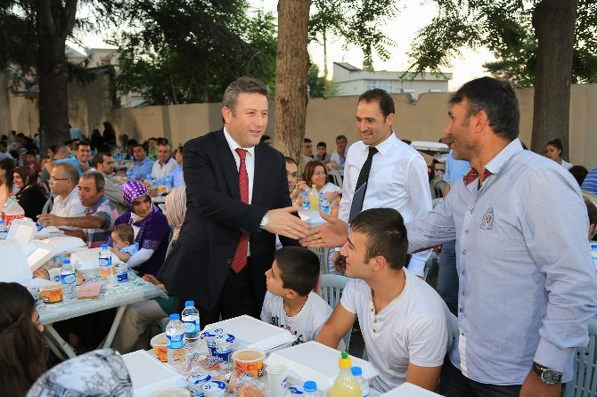 Gayemiz Halka Hizmet Hakk\'a Hizmet