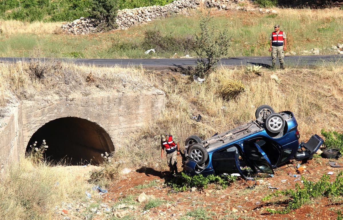 Gaziantep\'te Otomobil Devrildi: 8 Yaralı