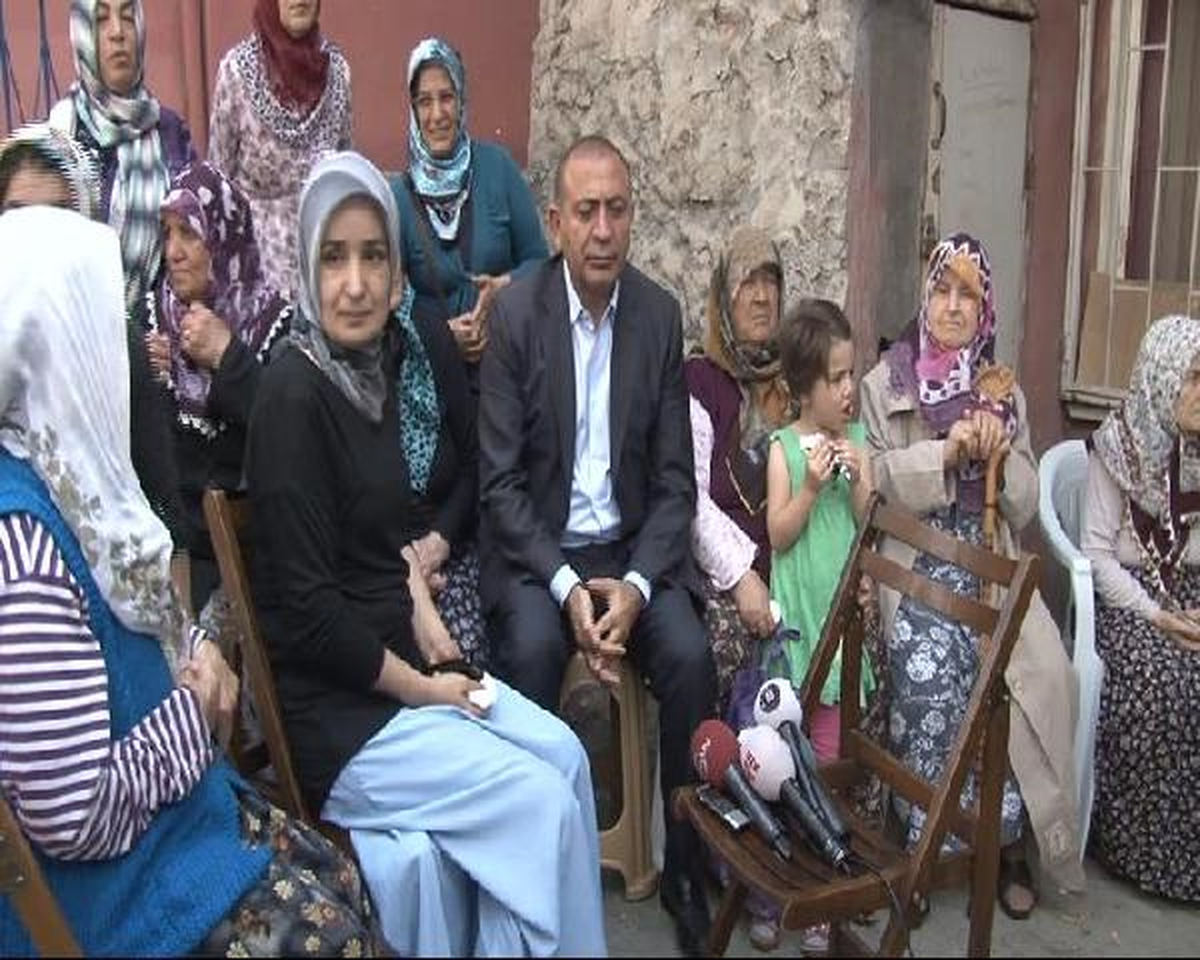 Gürsel Tekin\'den Fikirtepe\'ye Ziyaret