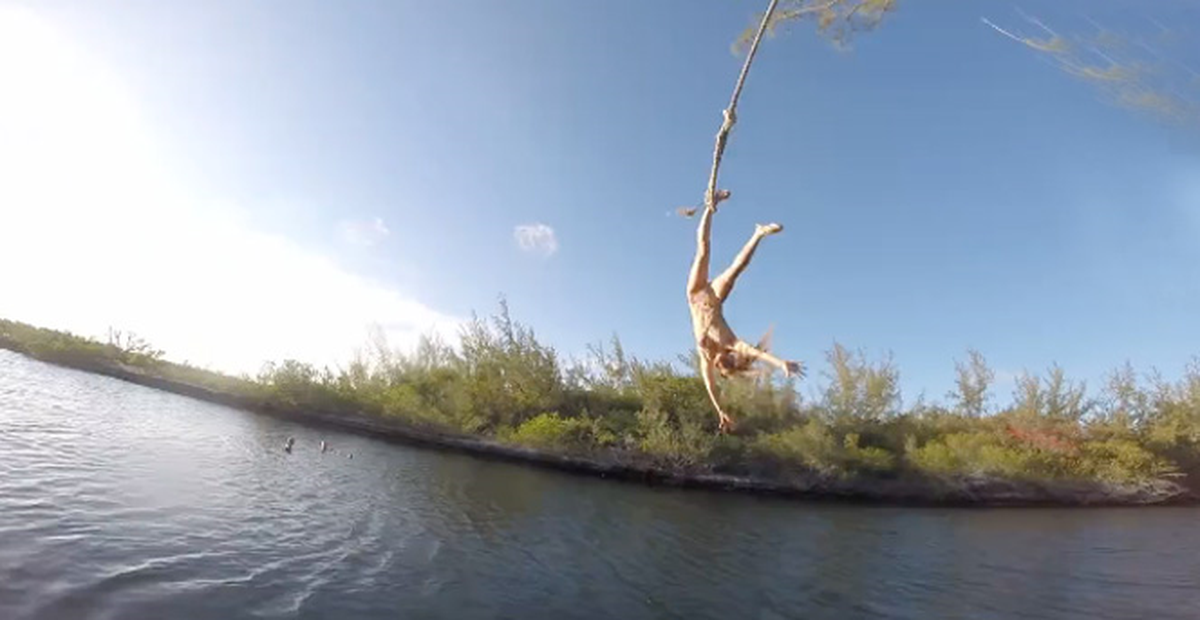Halatla Tarzancılık Yapan Genç Kız Kayalıklara Düştü