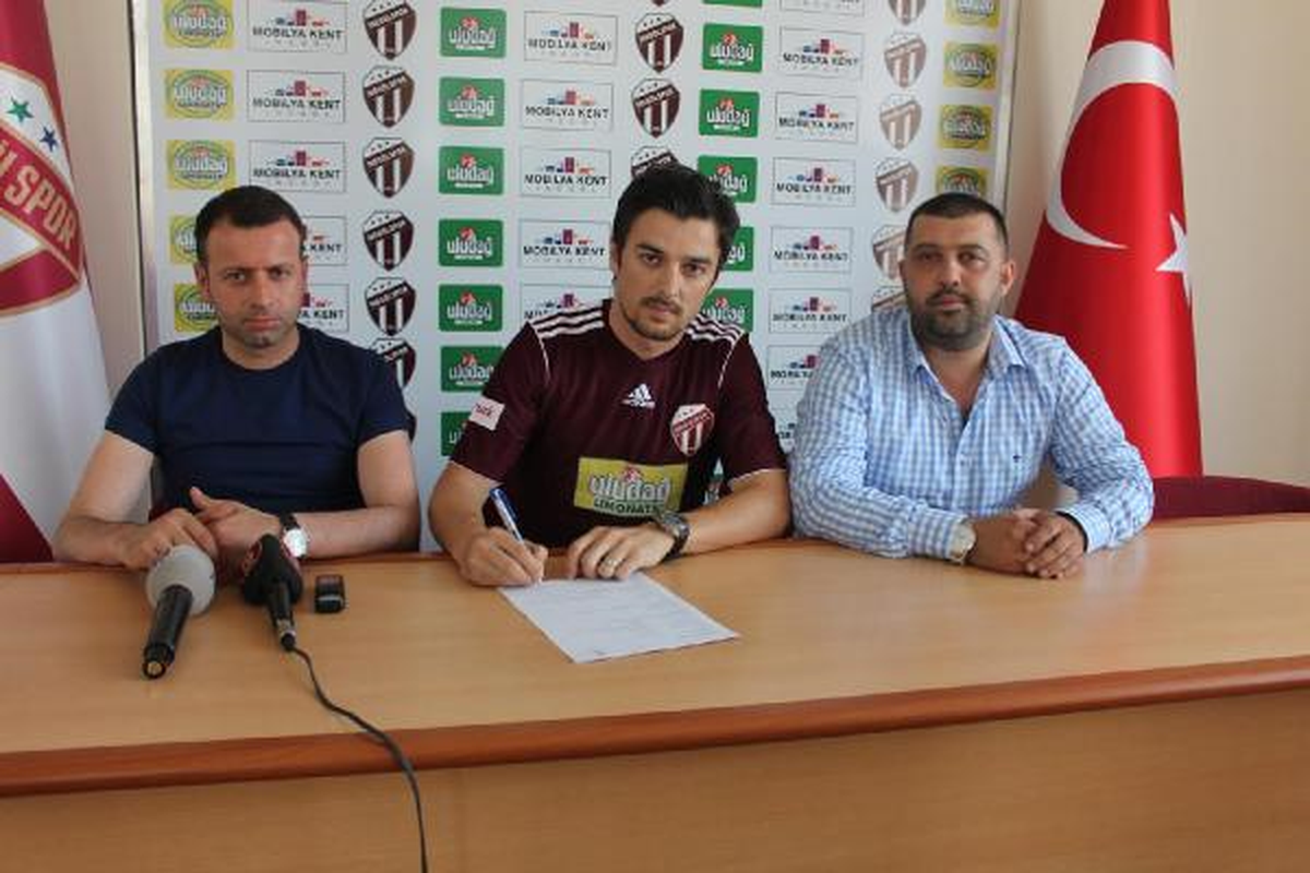 İnegölspor Mustafa Vargel\'le Sözleşme İmzaladı