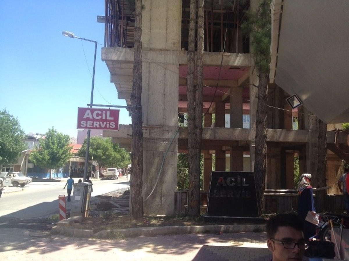İnşaattan Düşen İşçi Ağır Yaralandı