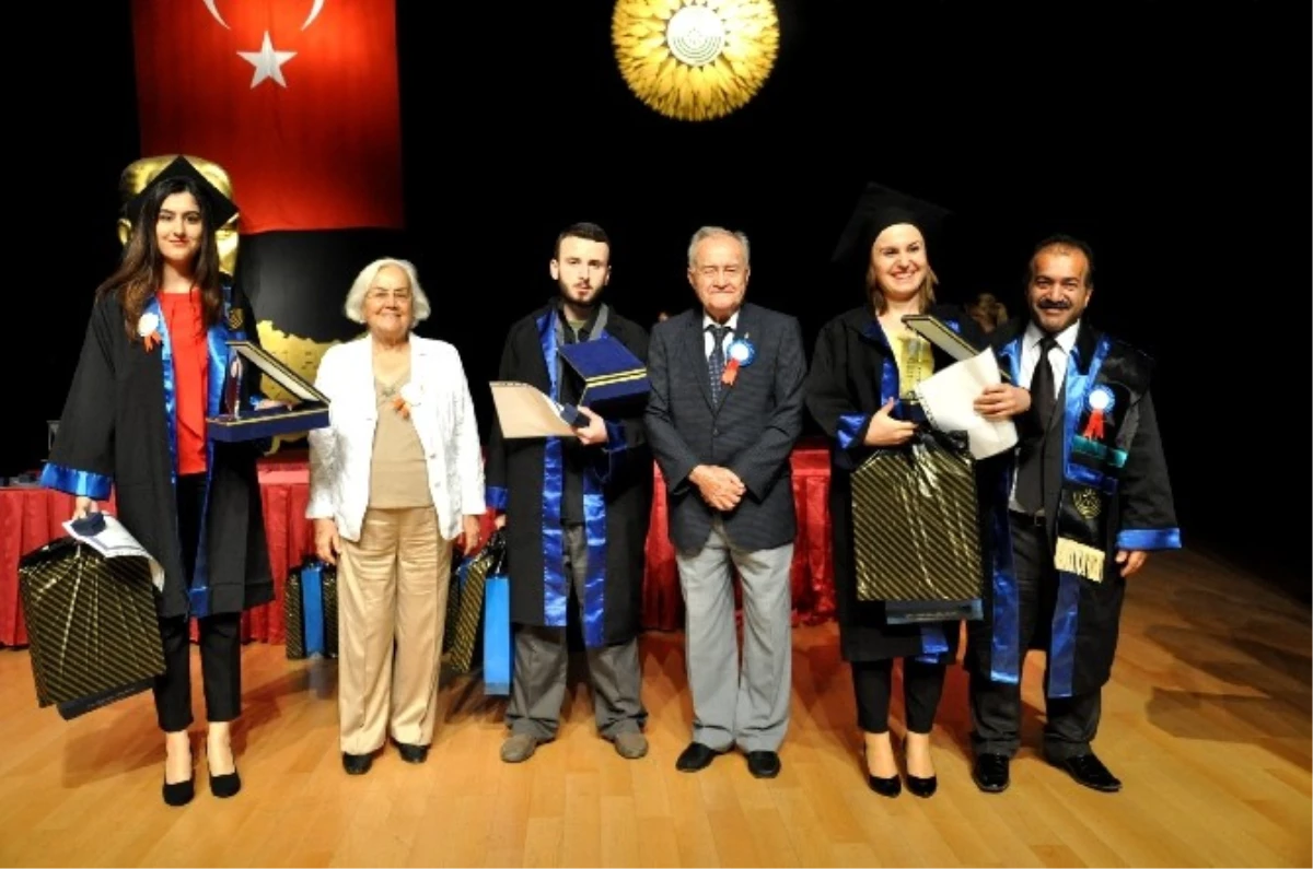 İzzet Baysal Vakfı\'nın Ödül Töreni Aibü\'de Yapıldı