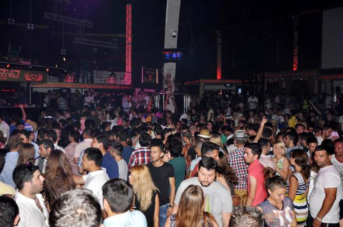 Kemer\'de Alexandra Stan Coşkusu