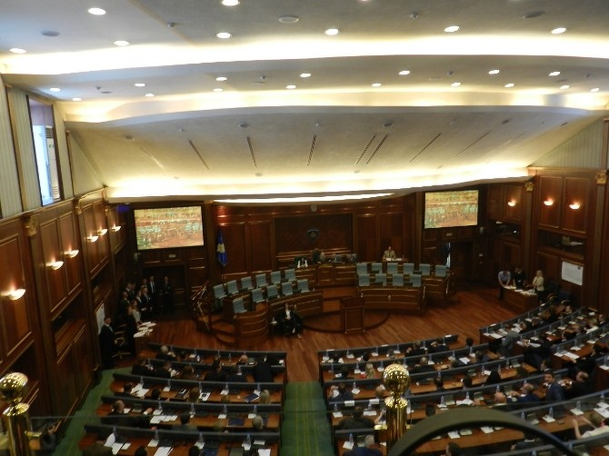 Kosova\'da Milletvekilleri Yemin Ederek Görevlerine Başladı
