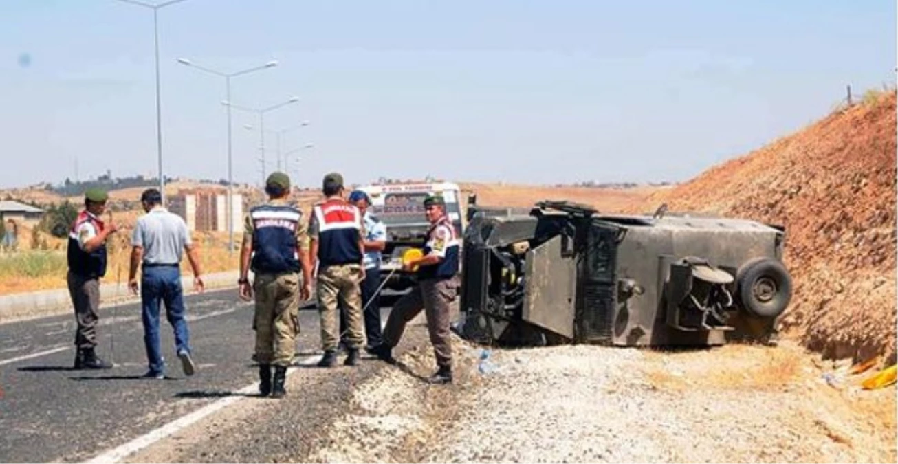 Mardin\'de Askeri Araç Devrildi: 9 Yaralı