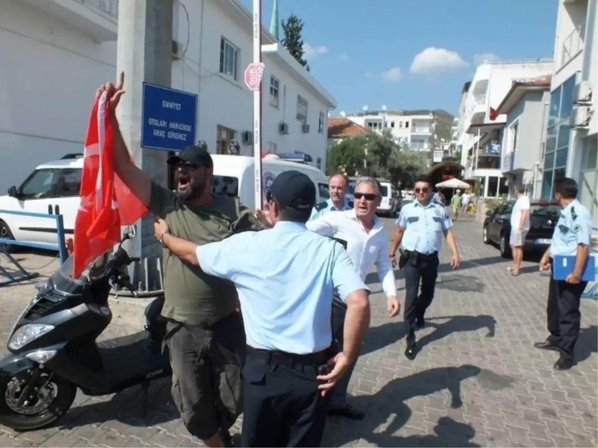 Sevenleri Marmaris\'te Demirtaş\'a Bağışta Bulundu