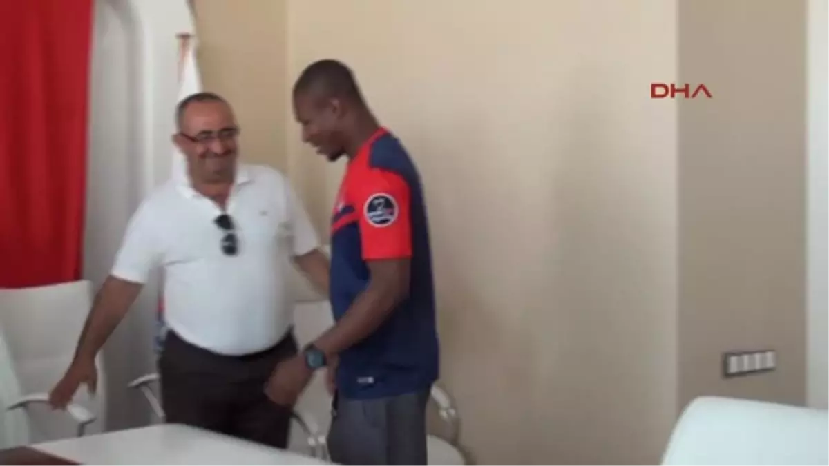 Mersin İdmanyurdu, Prejuce Nakoulma ile 2 Yıllık Sözleşme İmzaladı