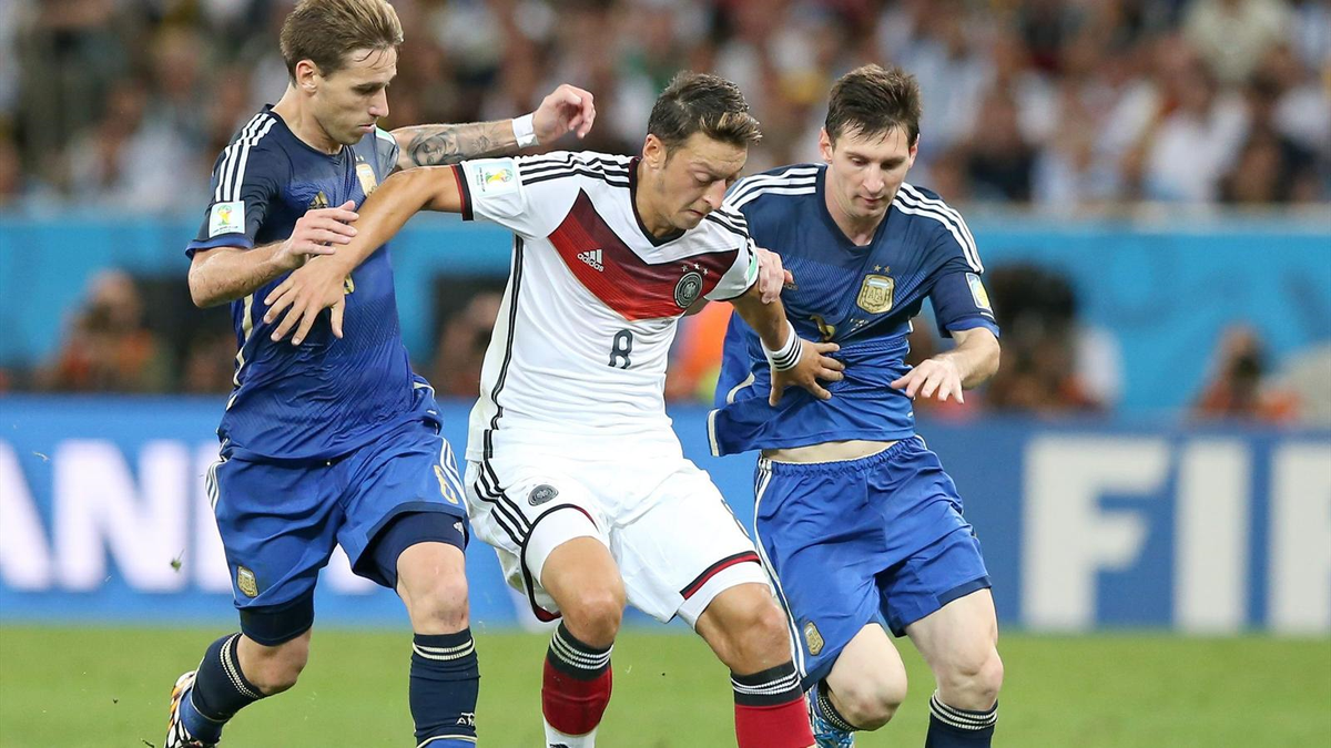 Mesut Özil, Gazzeli Çocuklara Bağış Haberini Yalanladı