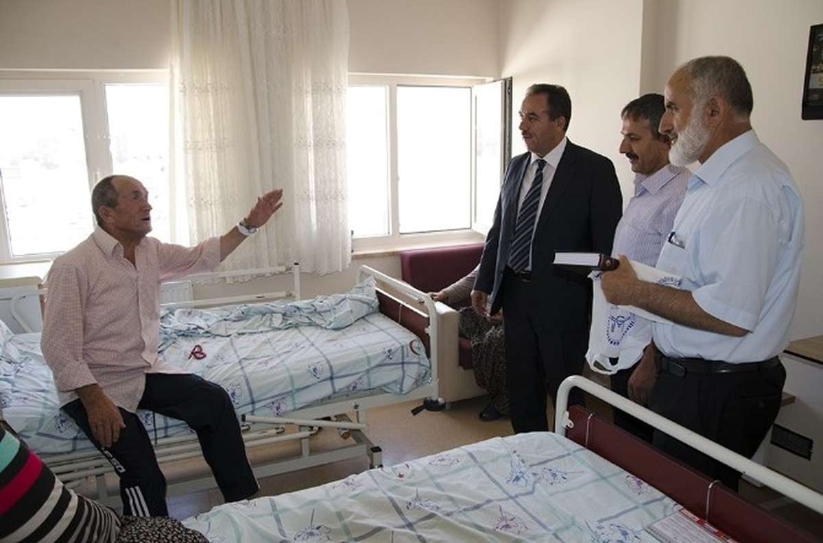 Nevşehir Müftüsü Öztürk, Hastanelerde Yatan Hastaları Ziyaret Etti