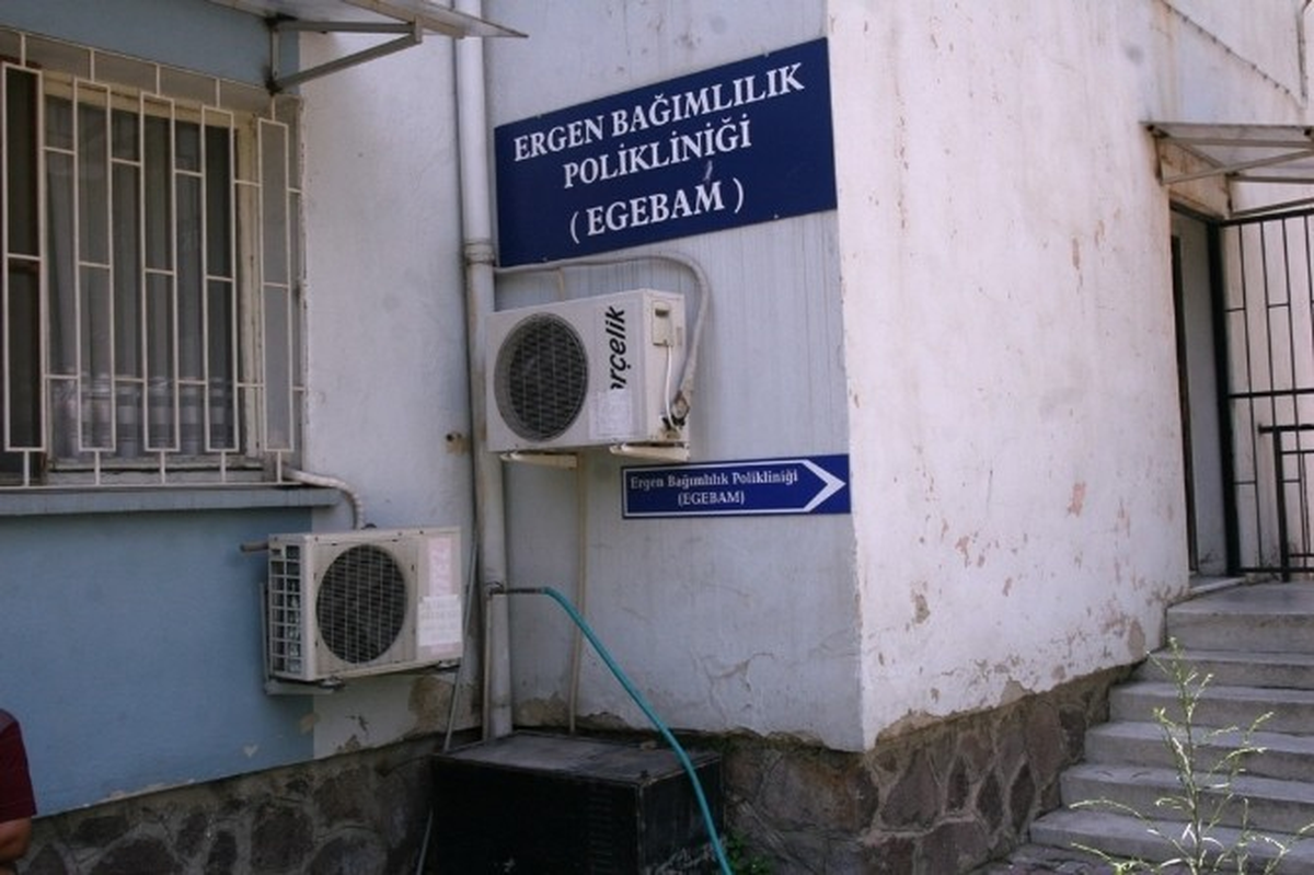Bağımlılık Polikliniğine Başvurular 10 Yılda 45\'den 2 Bin 650\'ye Çıktı