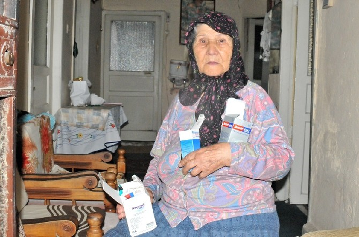 Ramazan\'da Yaşlı Kadının İlaç Parasını Çaldılar