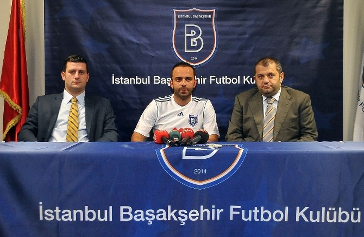 Semih Şentürk, İstanbul Başakşehir ile 1+1 Yıllık Sözleşme İmzaladı