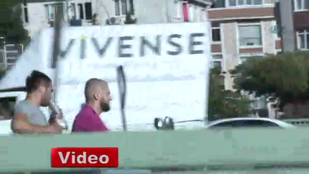 Seyir Halindeki Motosiklette 'Tehlikeli' Dürüm Keyfi