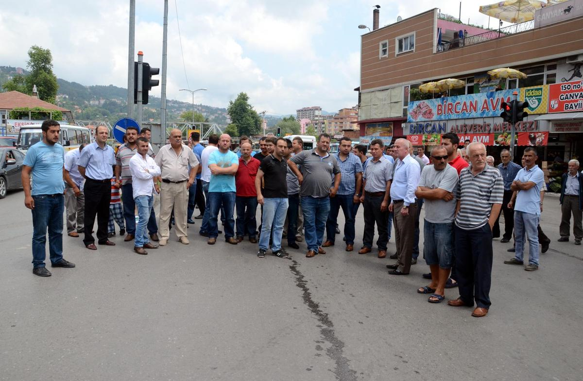 Şoförler, Köprünün Kapatılmasını Protesto Etti