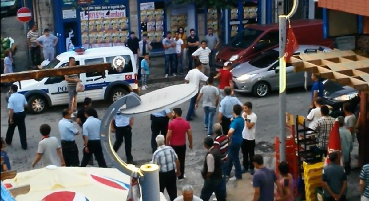 Sokak Ortasında Satırlı Kavga: 1 Yaralı