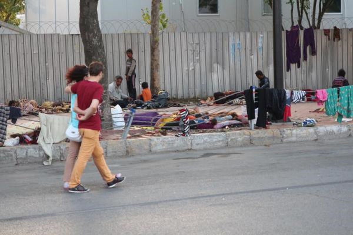 Suriyeli Ailelerin Kaldırımlarda Yaşam Mücadelesi