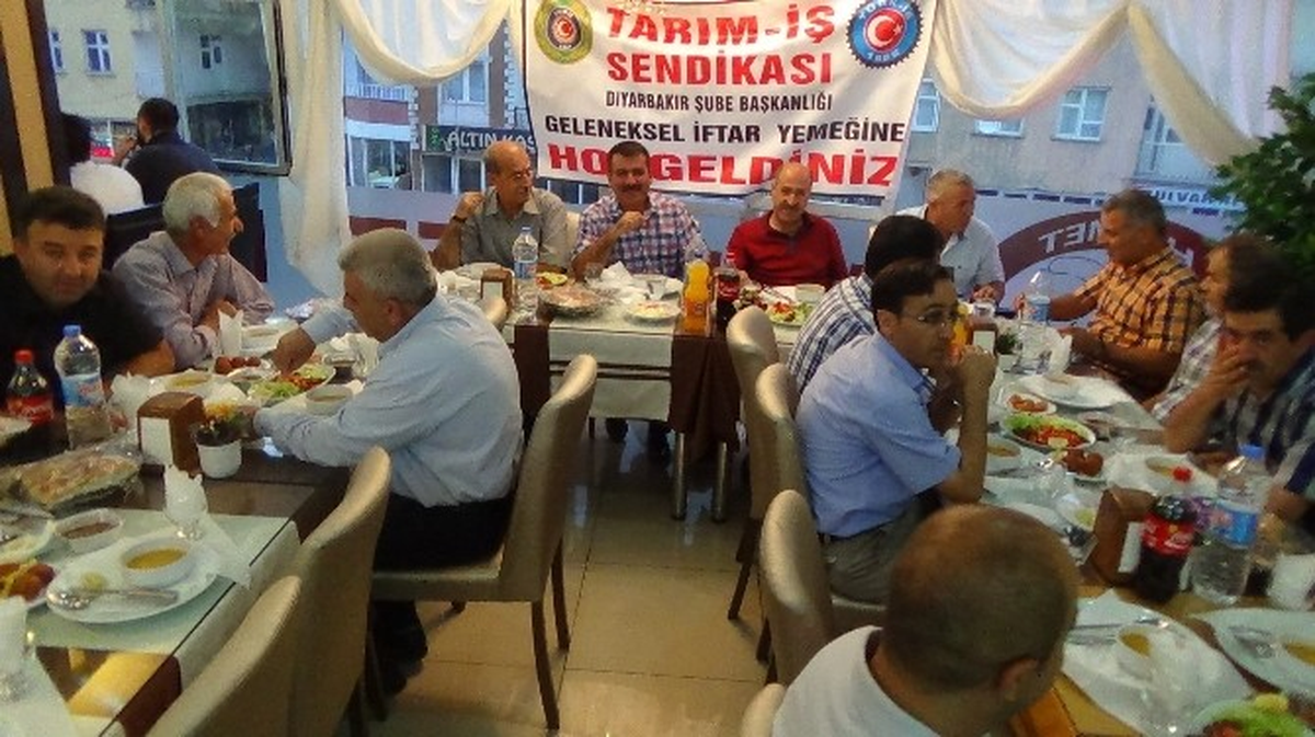 Tarım İş Sendikası\'ndan İftar Yemeği