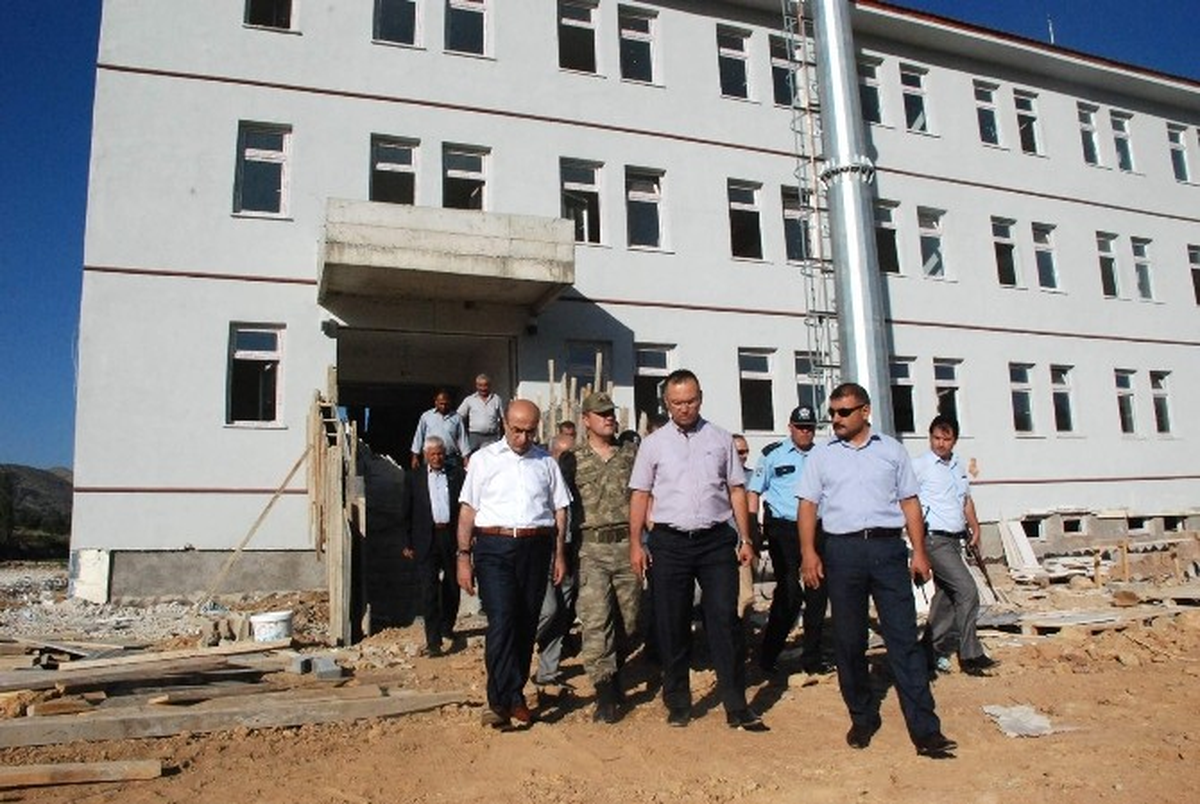 Vali Mahmut Demirtaş Çelikhan İlçesinde İncelemelerde Bulundu