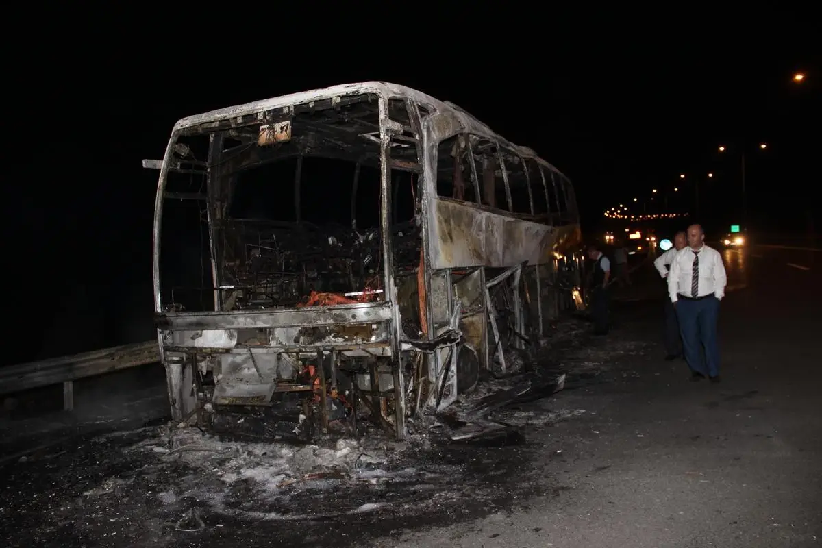 Sivas Seferini Yapan Otobüs Yandı